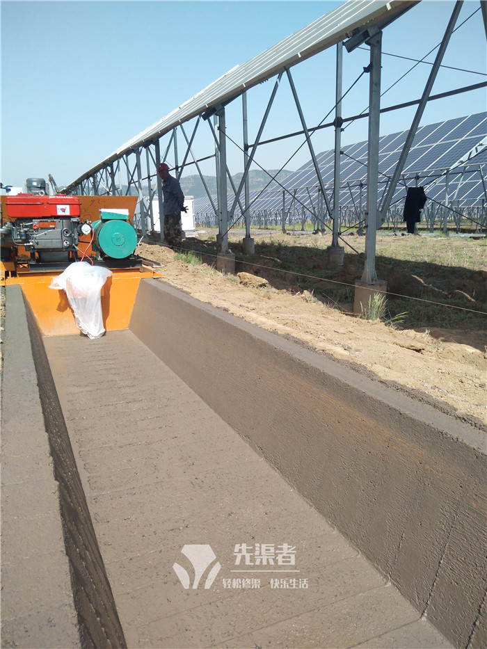 寬口梯形排水渠施工現場(chǎng)